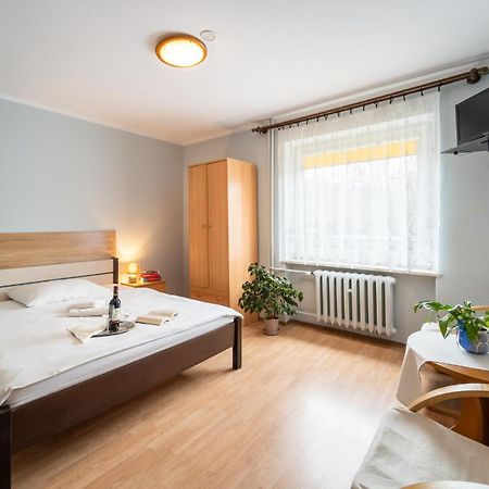 Tawerna "Cicha Przystan" Bed and Breakfast Zielona Góra Eksteriør billede