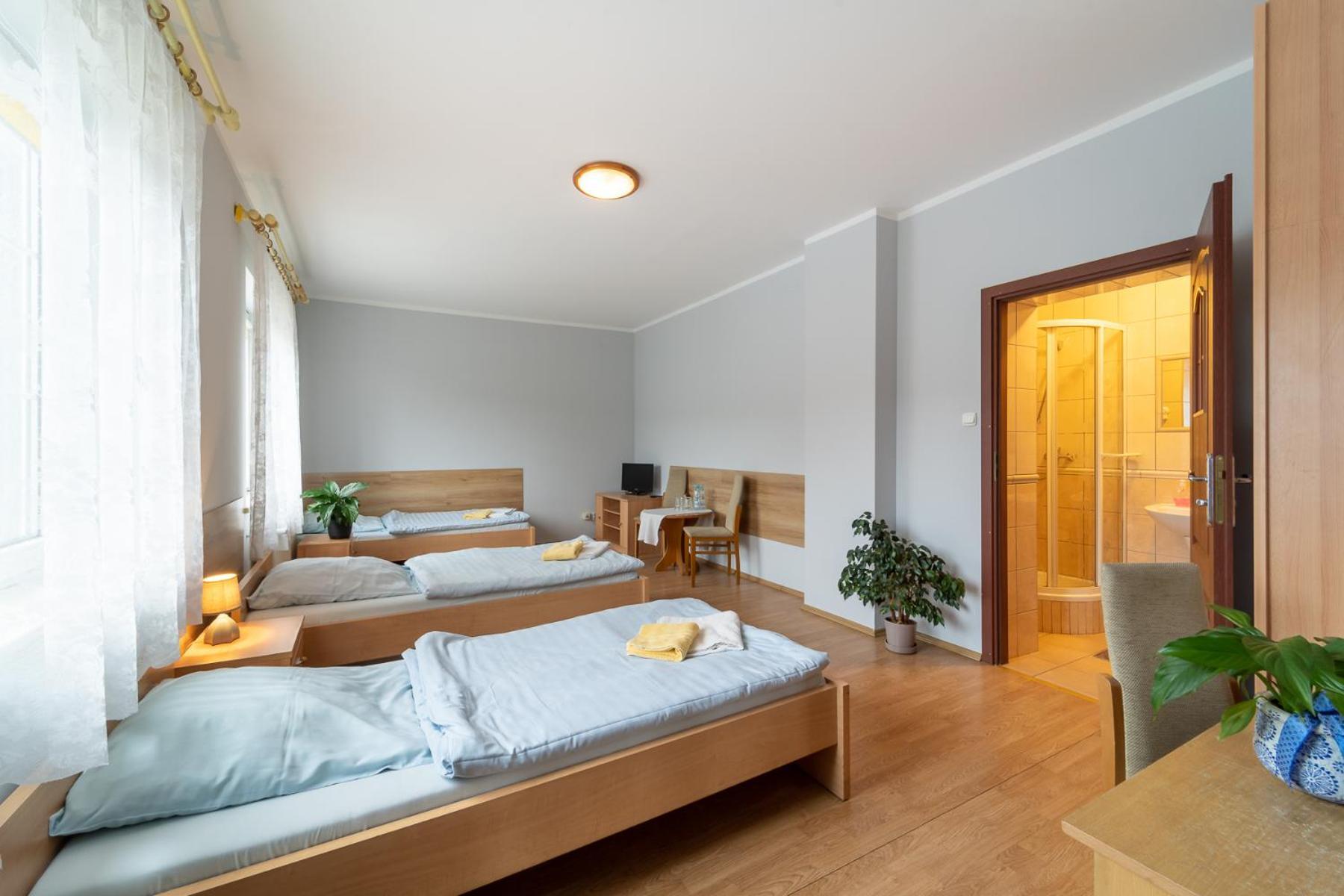 Tawerna "Cicha Przystan" Bed and Breakfast Zielona Góra Eksteriør billede